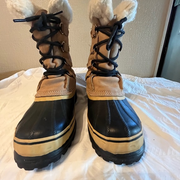 Sorel Caribou Boots - Picture 2 of 13